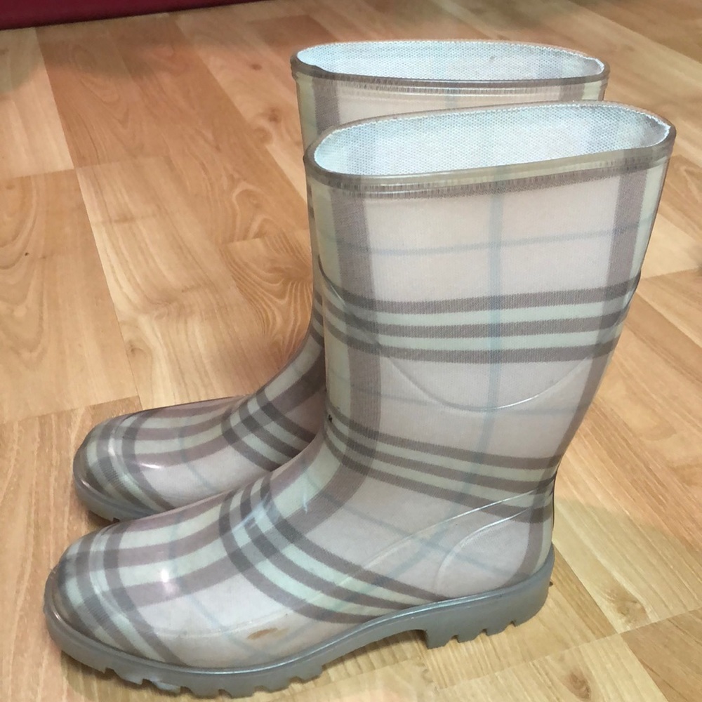 Burberry rain boots